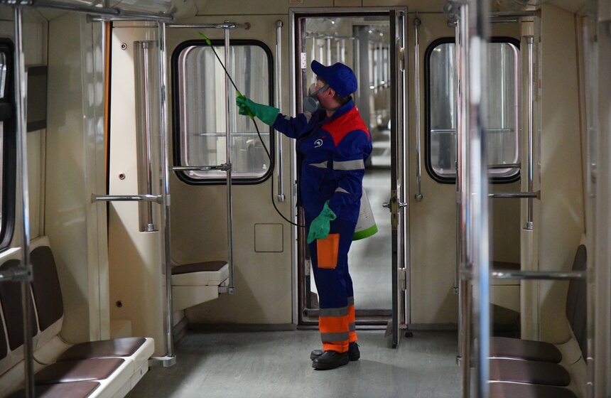 Дезинфекция вагонов московского метро 9 фото
