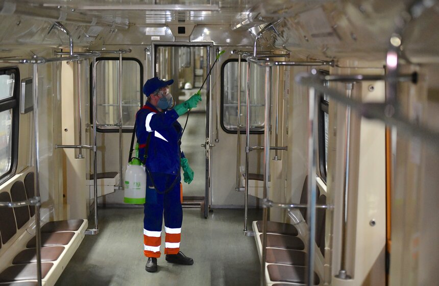 Дезинфекция вагонов московского метро 14 фото