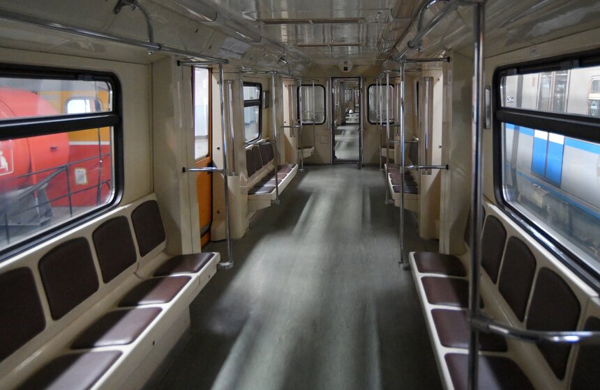 Дезинфекция вагонов московского метро 8 фото