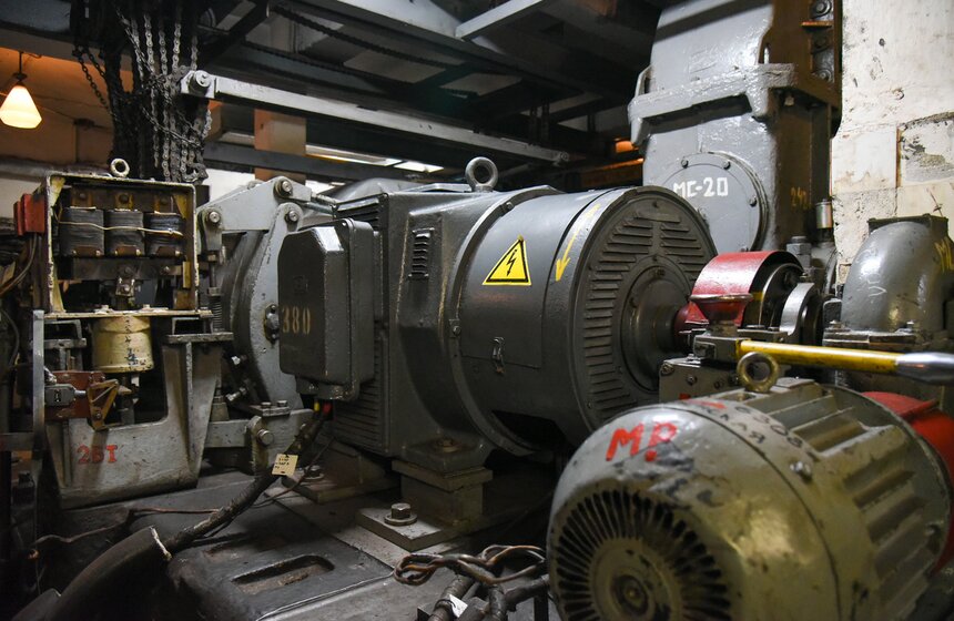 Во время ремонта будут проведены демонтаж старых машин и их фундаментов, работы в наклонном тоннеле. Затем предстоит монтаж нового декоративного свода, заливка фундаментов под новые эскалаторы и последующая установка новых эскалаторных механизмов