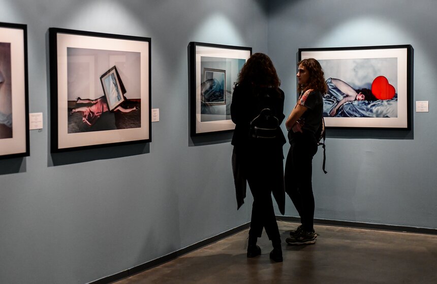 Выставка французского фотографа Ги Бурдена открылась в Центре братьев Люмьер 9 фото