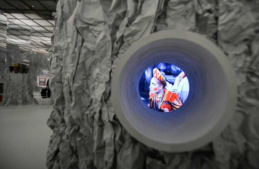 Она объединяет работы Виктора Васнецова, Михаила Врубеля, Натальи Гончаровой и других художников