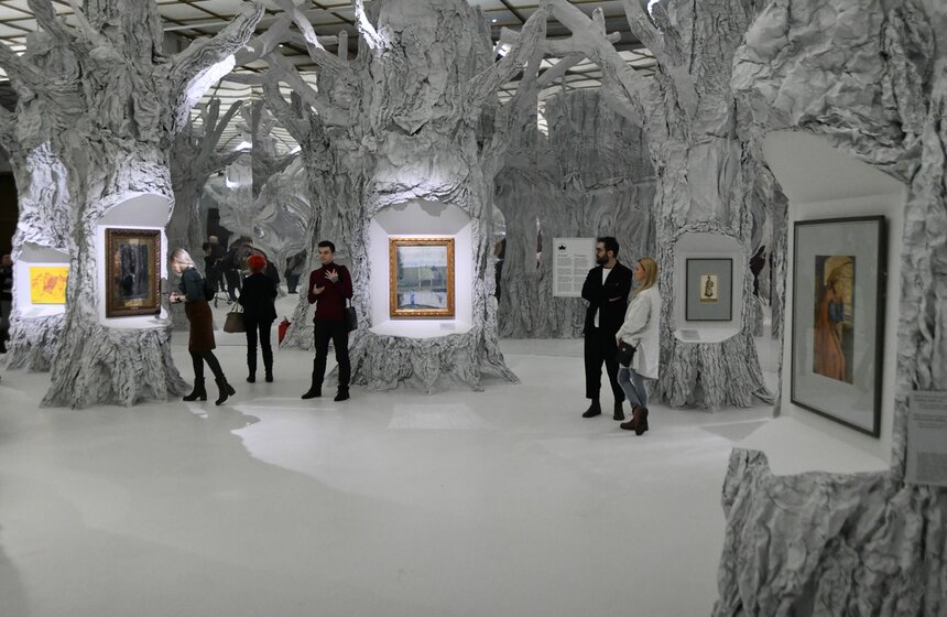 Первый путь проложен через изобразительное искусство