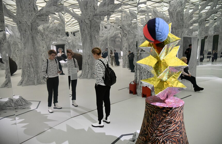 Второй проведет гостей экспозиции через путешествие по мирам русского фольклора