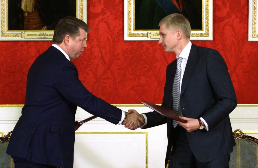 Победители аукционов по рекламе подписали договоры с властью 9 фото