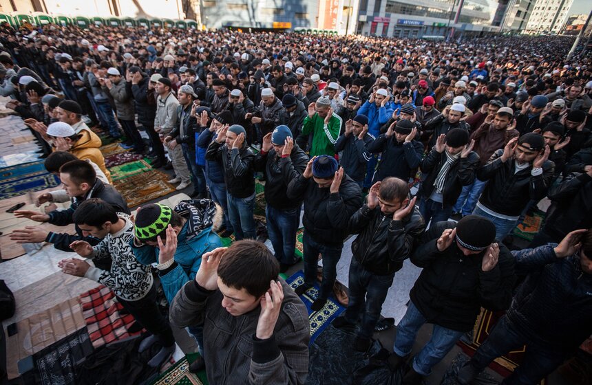 Мусульмане отмечают праздник жертвоприношения Курбан-байрам 7 фото