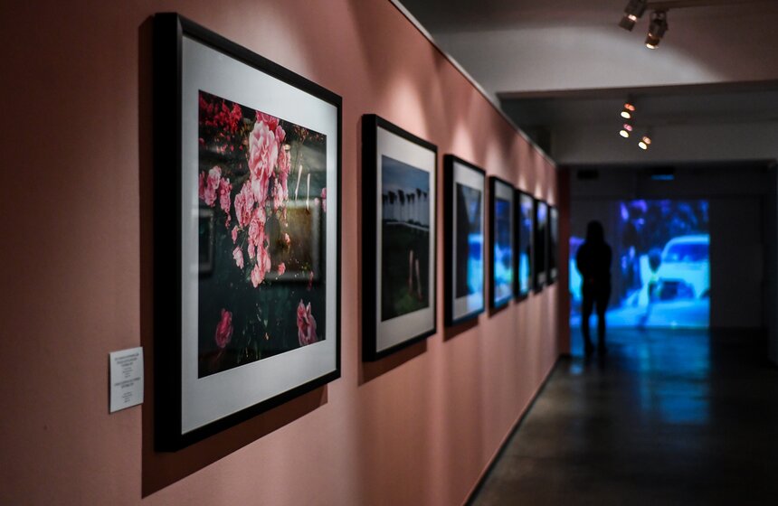 Выставка французского фотографа Ги Бурдена открылась в Центре братьев Люмьер 18 фото