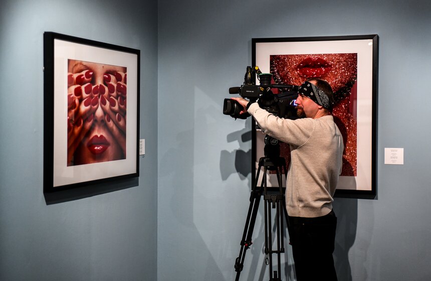Выставка французского фотографа Ги Бурдена открылась в Центре братьев Люмьер 12 фото