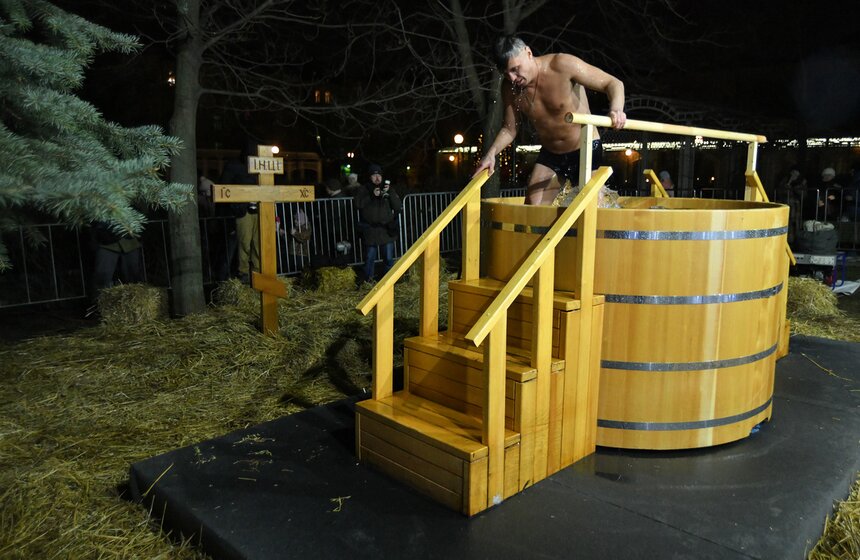 Всего в столице оборудовали 46 площадок для крещенских купаний