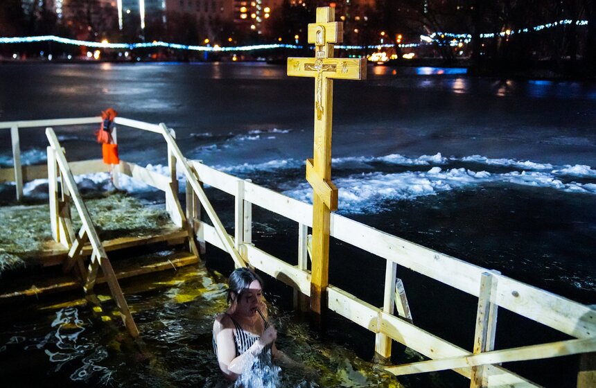 Для жителей и гостей Обручевского района, участвующих в мероприятии, был предусмотрен также теплый автобус