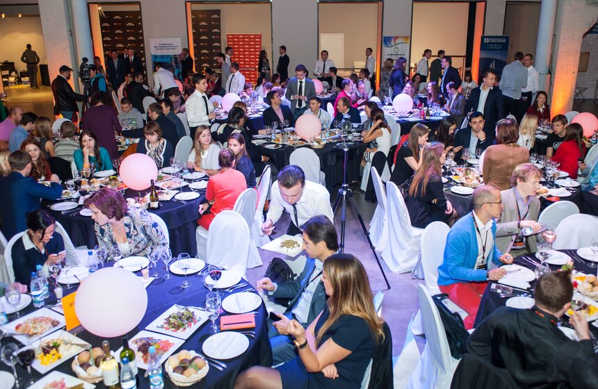 Во "Флаконе" вручили молодежные премии в сфере бизнеса 1 фото