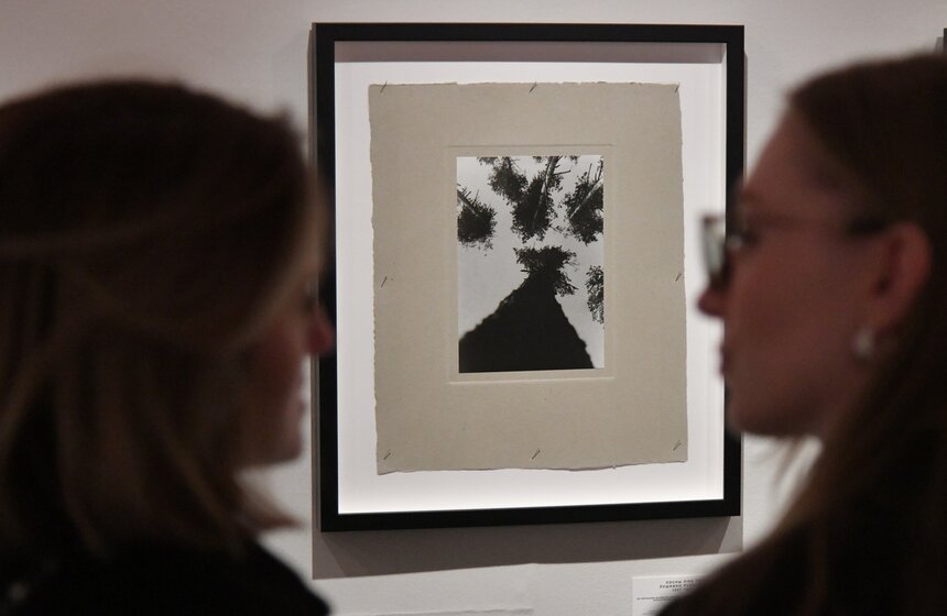 Печать фотографий, вошедших в портфолио и предоставленных фондом Still Art, осуществлена Александром Лаврентьевым и Юрием Плаксиным в фотолаборатории Родченко с оригинальных негативов автора