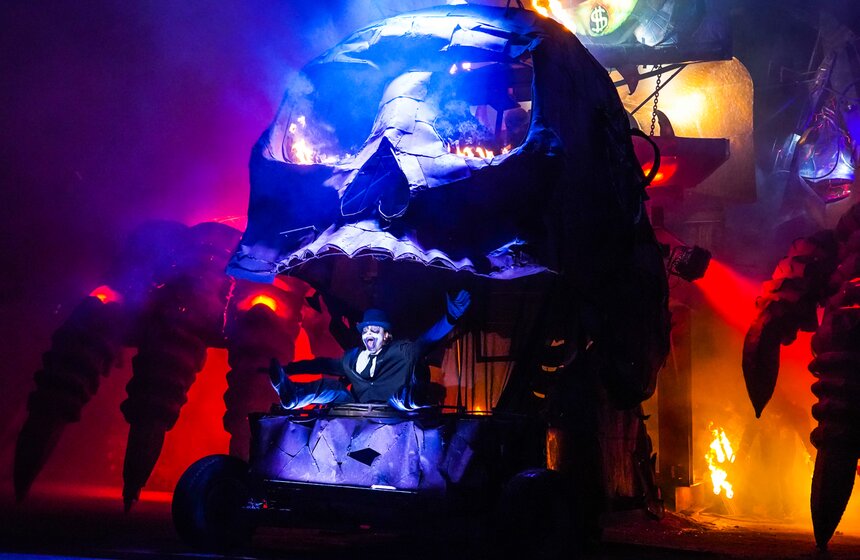 В столичном Байк-центре прошли новогодние елки 13 фото