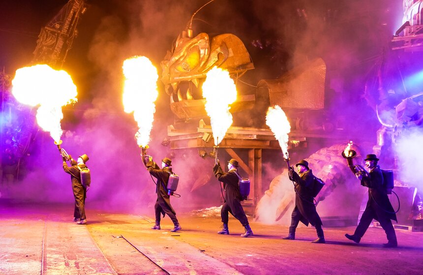 В столичном Байк-центре прошли новогодние елки 10 фото