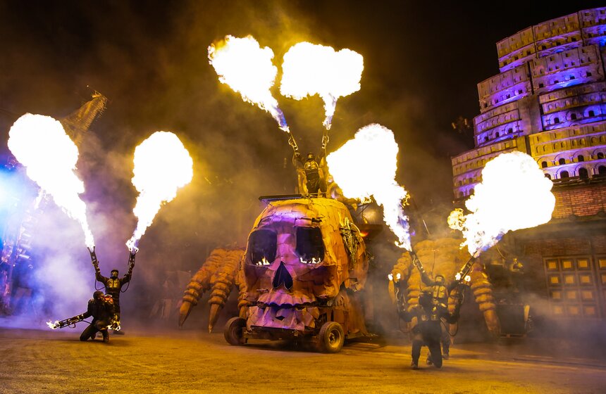 В столичном Байк-центре прошли новогодние елки 14 фото