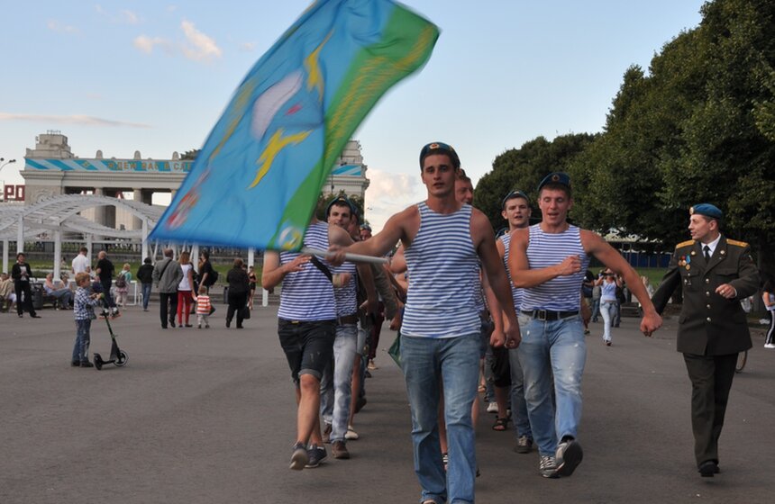 Десантники отметили свой профессиональный праздник 7 фото