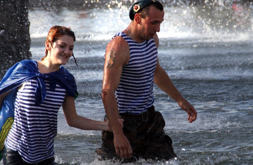 Десантники отметили свой профессиональный праздник 12 фото