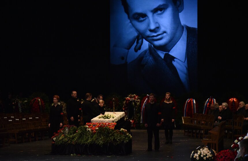 Гражданская панихида по народному артисту СССР в Московском художественном театре длилась шесть часов