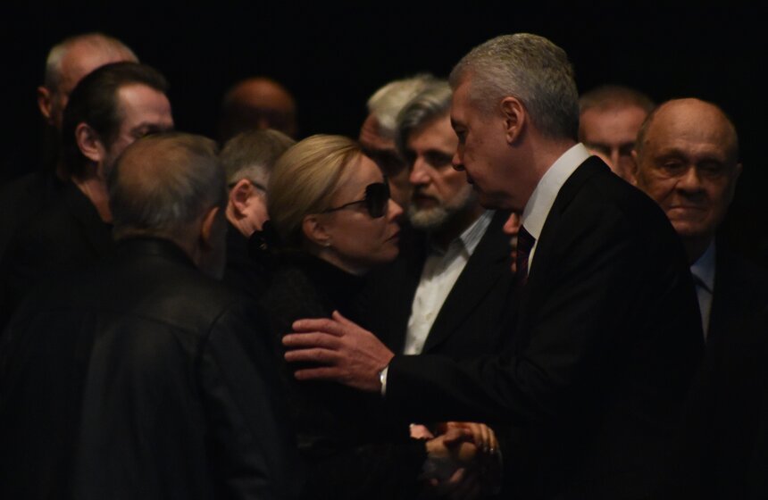 Мэр Москвы Сергей Собянин лично выразил соболезнования вдове артиста Марине Зудиной