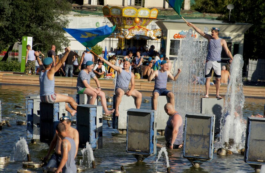 Десантники отметили свой профессиональный праздник 15 фото