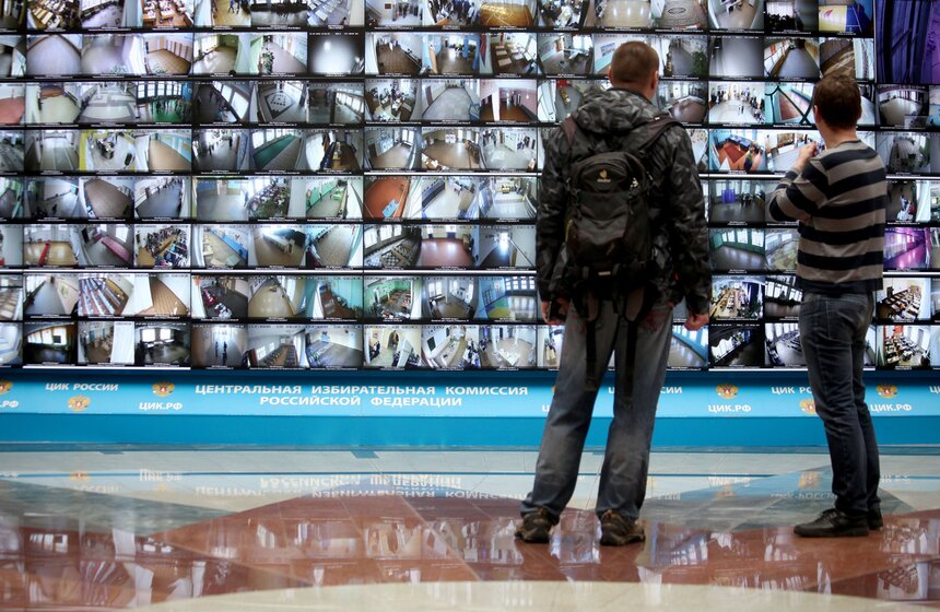 15 марта 2018 года состоялась презентация Информационного центра Центральной избирательной комиссии РФ, которую открыла председатель ЦИК России Элла Памфилова. Информационный центр начнет работу 17 марта в 22:00, а уже в 23:00 на связь выйдут самые восточные регионы России, где по местному времени начнется день голосования. За процессом можно будет проследить на сайте Центризбиркома с помощью онлайн-трансляции.