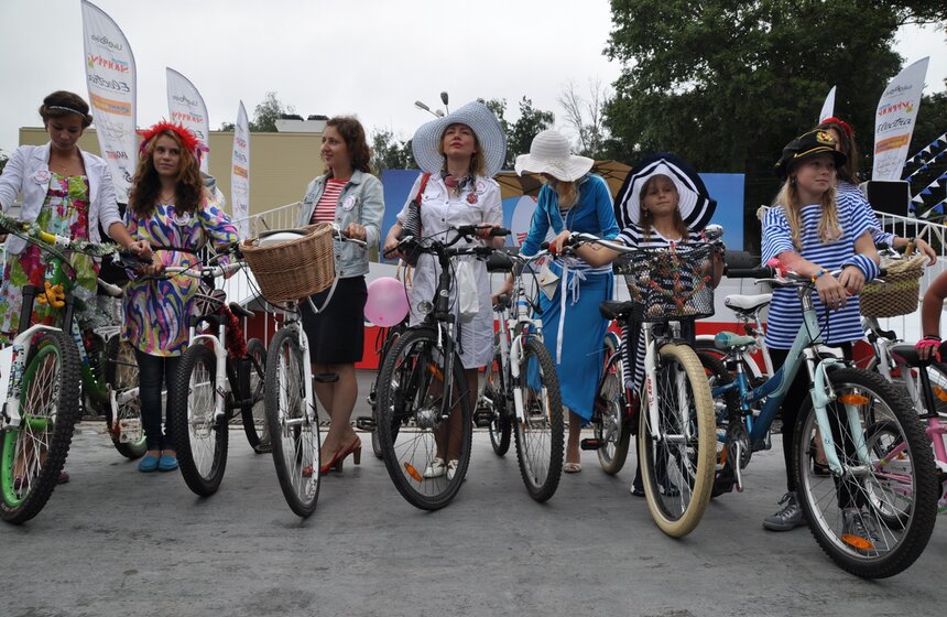 Акция "Леди на велосипеде" в парке "Сокольники" 17 фото