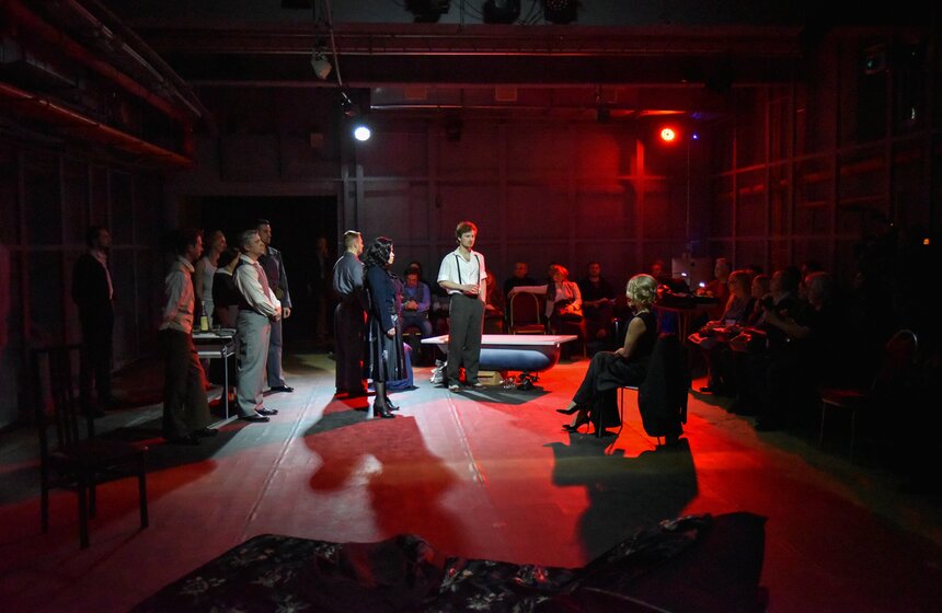 По словам директора театра Ивана Чурсина, экспериментальное пространство получилось небольшое: в зале всего 75 мест