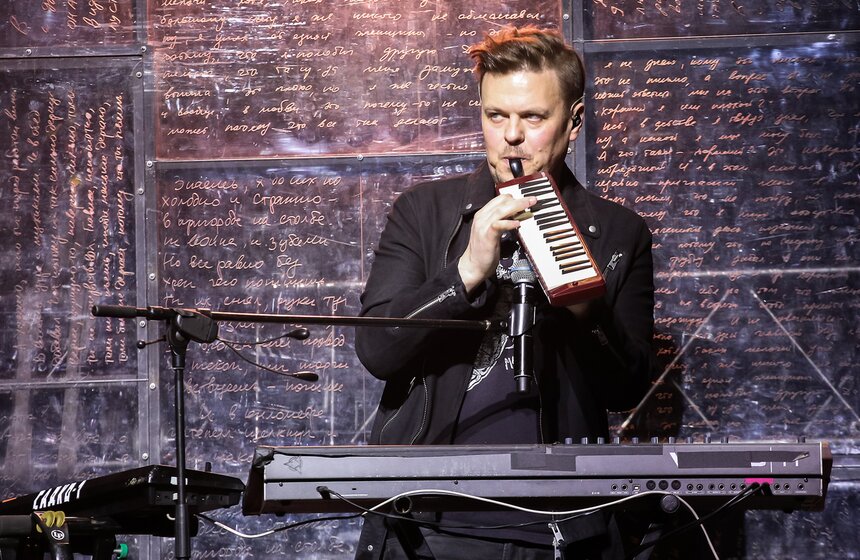 Яник Николенко из Би-2 – клавишные, семплы, флейта, бубен, бэк-вокал