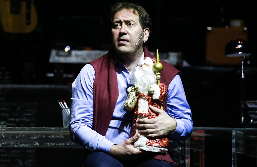 Дед Мороз – добрый волшебник, который оказывается для выросшего героя символом любви