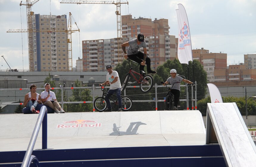 На Ходынском поле провели соревнования по bmx и скейтбордингу 17 фото