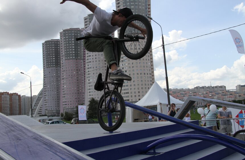 На Ходынском поле провели соревнования по bmx и скейтбордингу 11 фото
