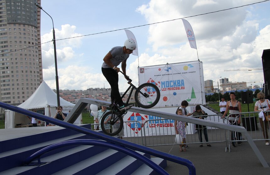 На Ходынском поле провели соревнования по bmx и скейтбордингу 10 фото