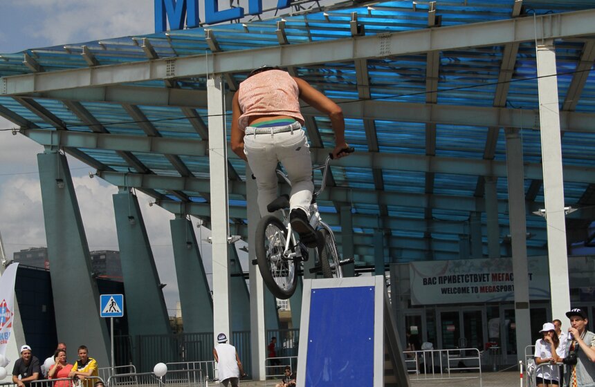 На Ходынском поле провели соревнования по bmx и скейтбордингу 13 фото