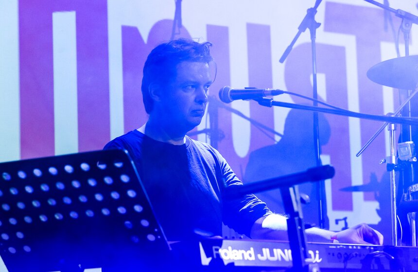 Юрий Смоляков – клавишные