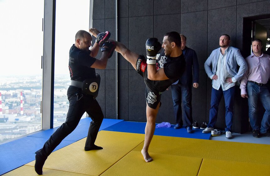 Страну-хозяйку Россию на турнире представят Сергей Харитонов, Михаил Чалых и Артем Левин.