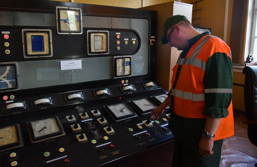 Гидроузел выполняет важнейшие функции, например, беспечивает пропуск судов в верхний барельеф Яузы