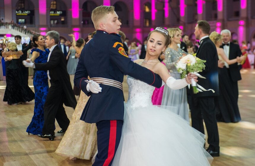 Каждый год на благотворительный Венский Бал съезжается около двух тысяч гостей из разных городов и стран