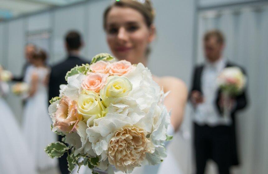 Для незамужних девушек 16-23 лет и неженатых молодых людей 18-28 лет Венский Бал –<br />отличный шанс приобщиться к классической культуре, научиться танцевать, найти новых интересных друзей