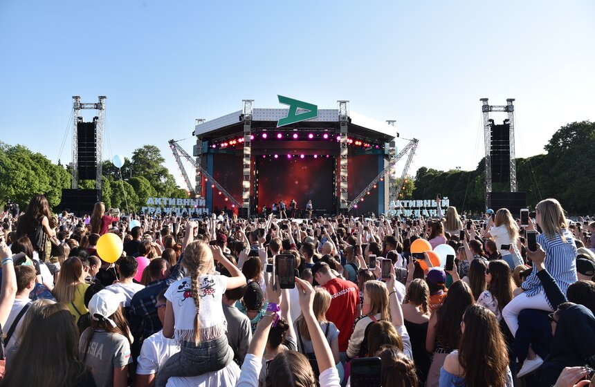 Также участники придумывали имена новым линиям и поездам в метро