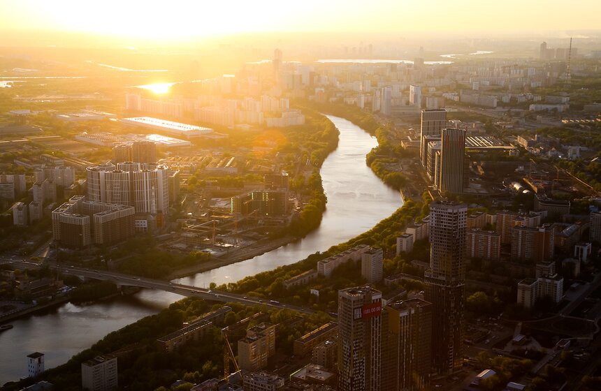 Панорамы Москвы с высоты облаков 13 фото