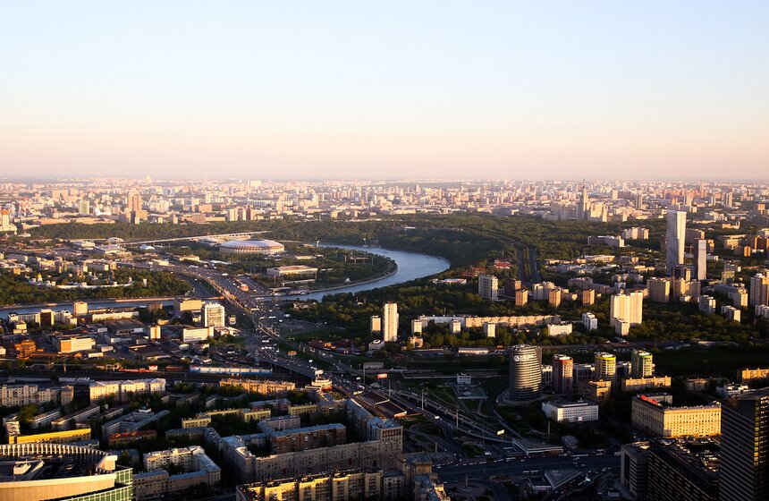 Панорамы Москвы с высоты облаков 15 фото