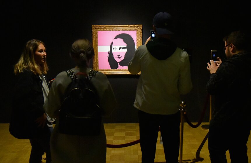 На выставке будет выставлен образец почерка, где Бэнкси пишет о своей работе, а также дает рекомендации своим партнерам, как конкретно подавать экспонаты, чтобы они производили должный эффект