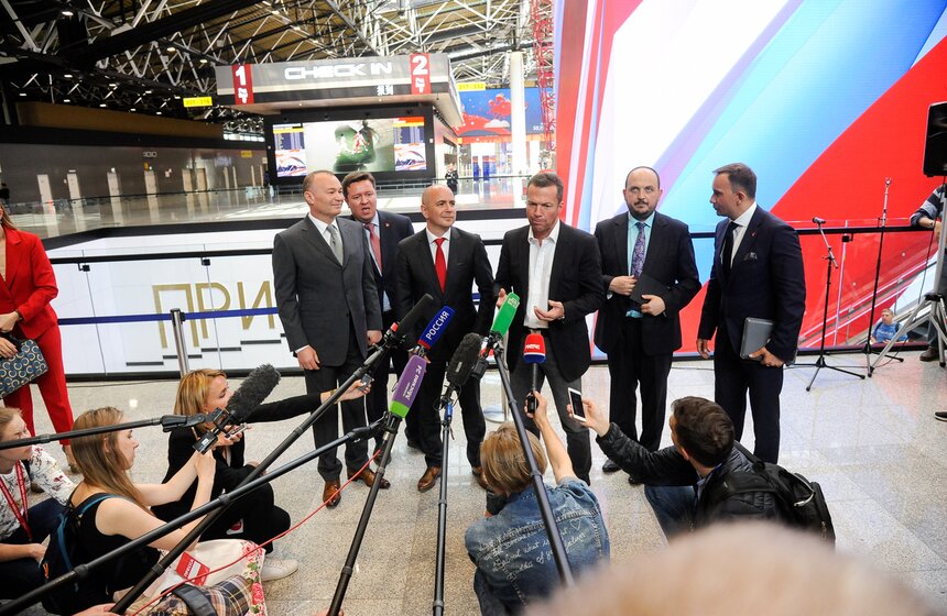 Участники делегации, которая доставила кубок в столицу, рассказали о своих впечатлениях о готовности города к турниру.