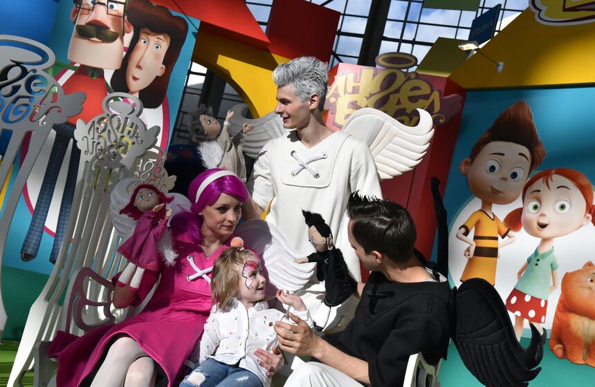 Детский город "Мультимир" в этом году построили в третий раз и пригласили на сказочные улицы еще больше участников