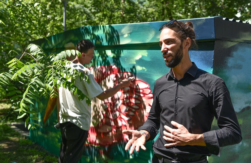 Художественное оформление подстанций – сильный сдерживающий фактор, так как постройки, украшенные граффити, как правило, реже привлекают вандалов