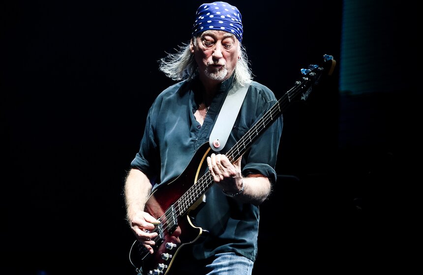 Бас-гитарист Роджер Гловер