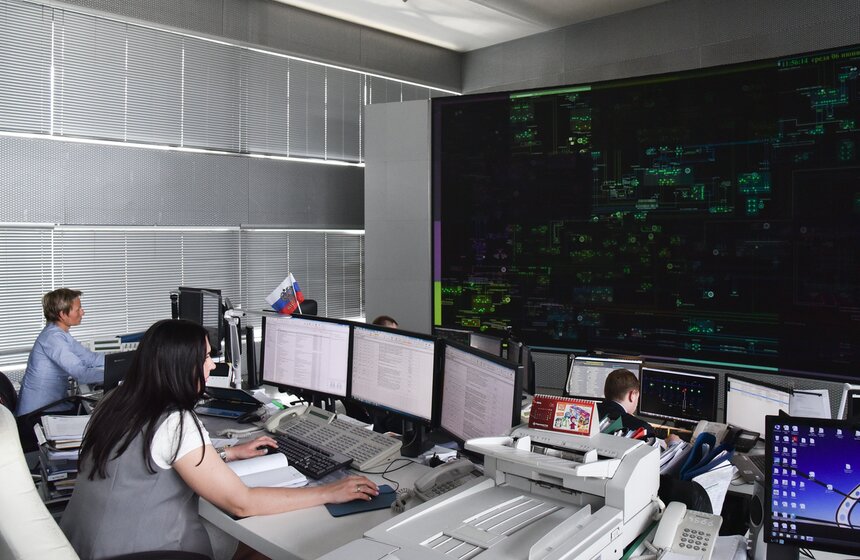 Но программа обновления энергосетей города была составлена таким образом, чтобы обеспечить не только надежное и качественное электроснабжение объектов мундиаля, но и после завершения Чемпионата создавать условия для электроснабжения и техприсоединения новых потребителей Москвы.