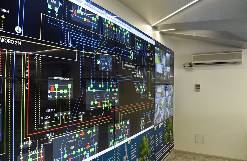 Они будут круглосуточно следить за оперативной обстановки на объектах проведения ЧМ-2018, проверять функционированирование электросетевых объектов, прогнозировать развитие технологических аварий и нештатных ситуаций, а при необходимости – координировать бригады для проведения экстренного ремонта.