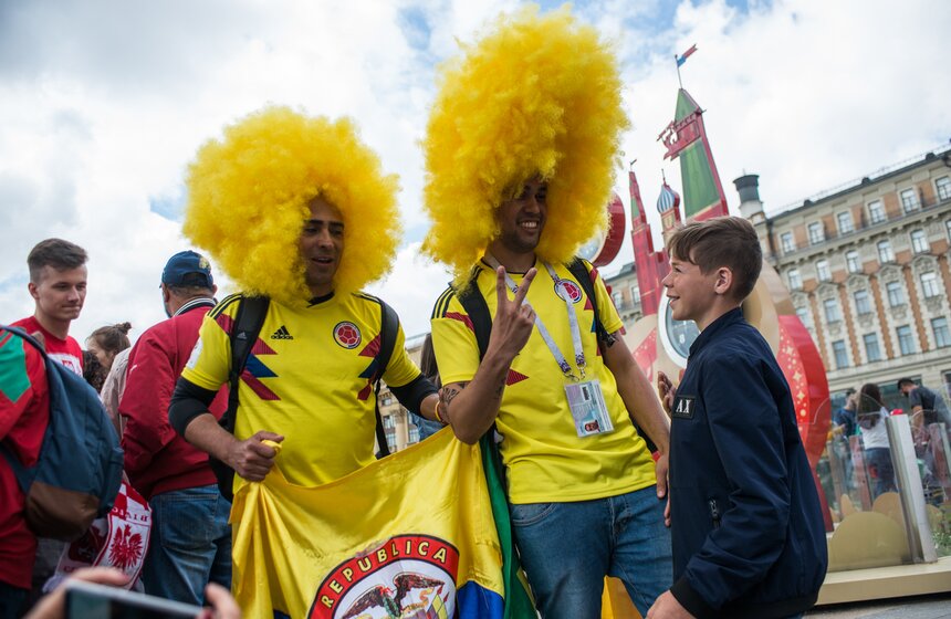Колумбийцы в яркой одежде уже готовы кричать с трибун имена нациальных звезд – Радамеля Фалькао и Хамеса Родригеса.