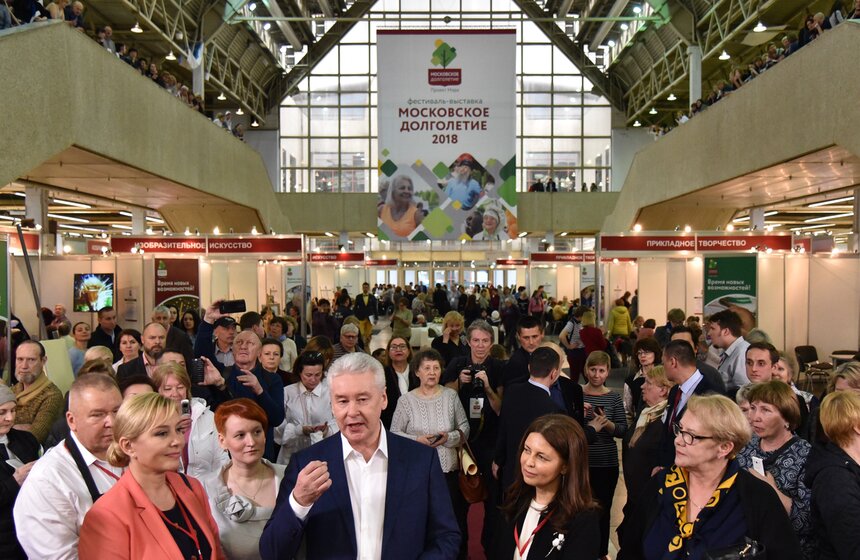 По данным пресс-службы мэра и правительства Москвы, сегодня рамках проекта "Московское долголетие" заключили соглашения о предоставлении услуг с более тысячи организаций, среди которых 988 – государственные, 44 – коммерческие, 68 – некоммерческие